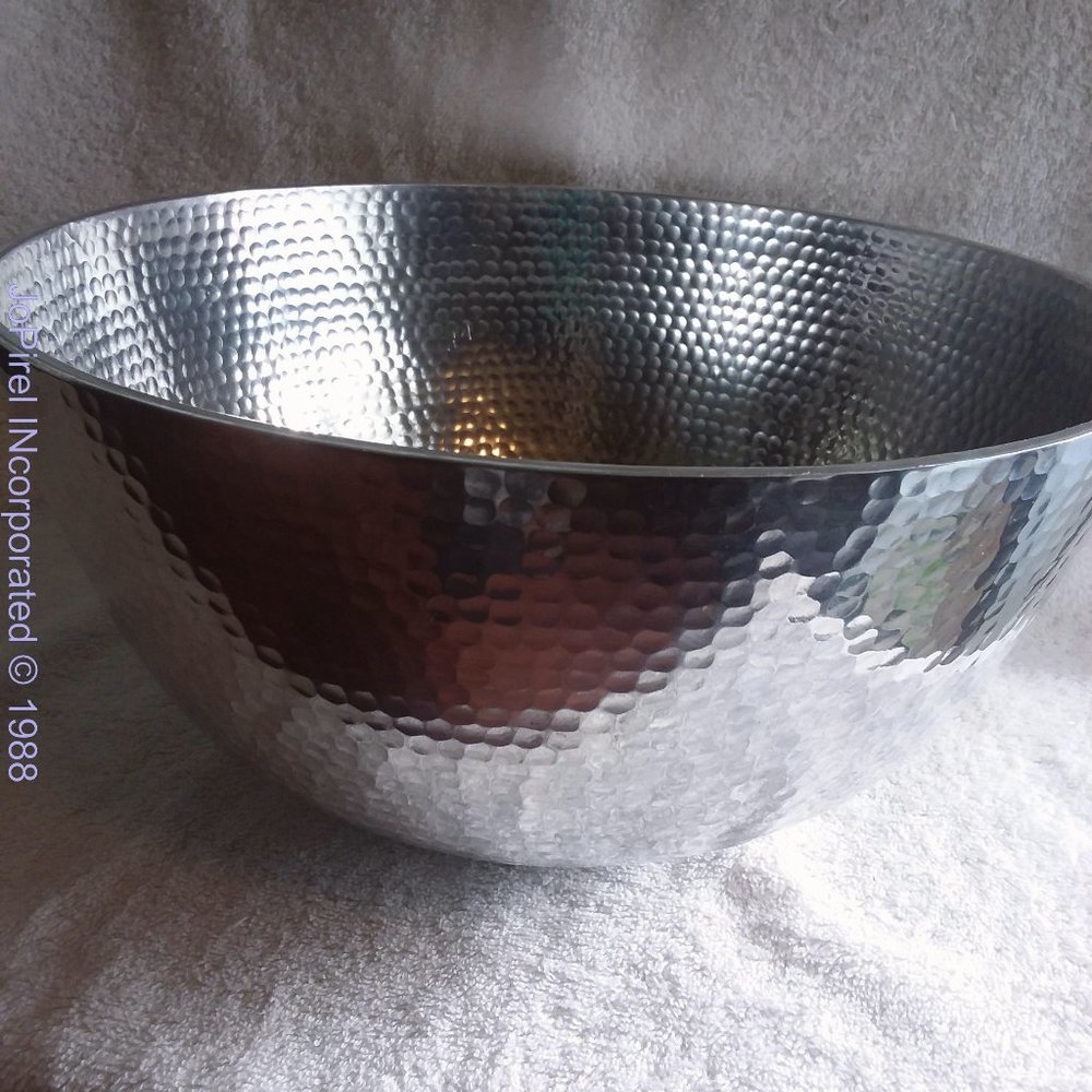 Towle Hammersmith 12 inch Hammered Deep Serving Bowl